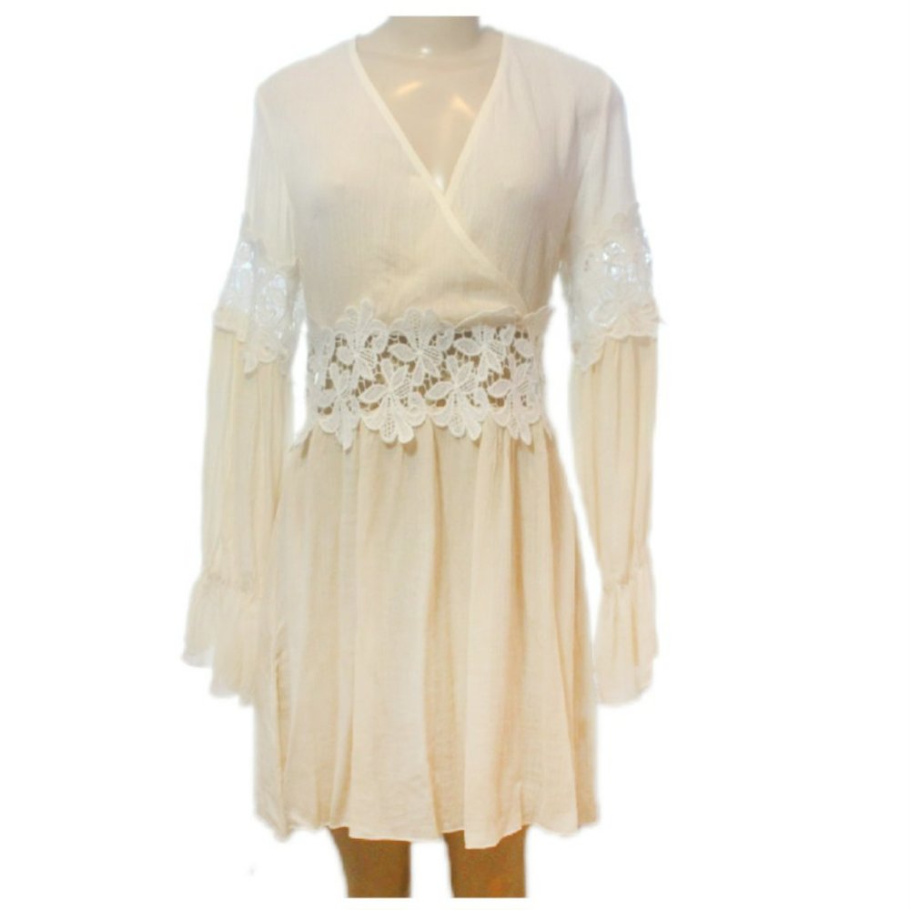 💖💖Cream & White Cross Cut- out Bell Sleeve Crochet Design Short Bohemian Dress